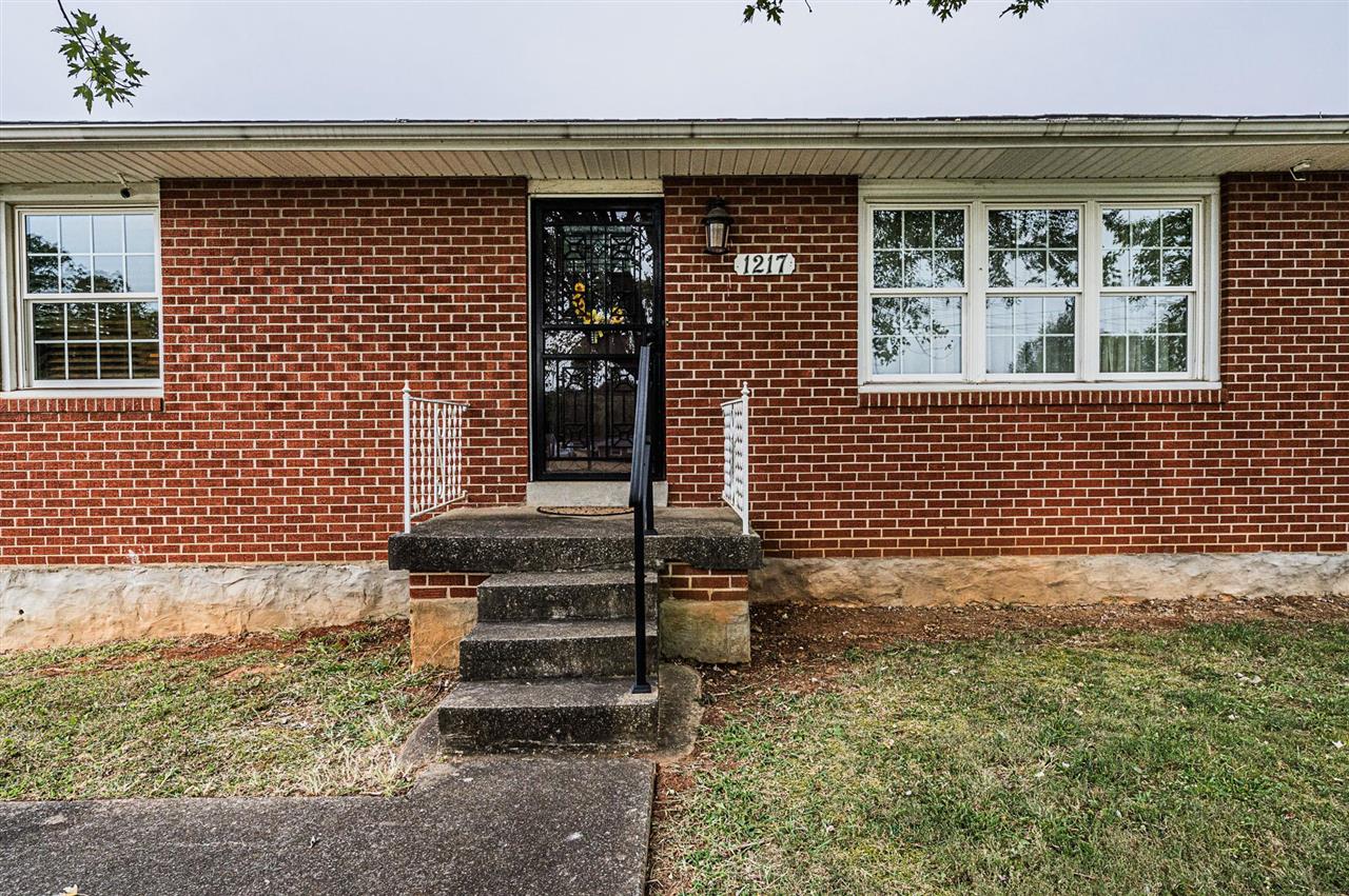 1217 N Lee Drive