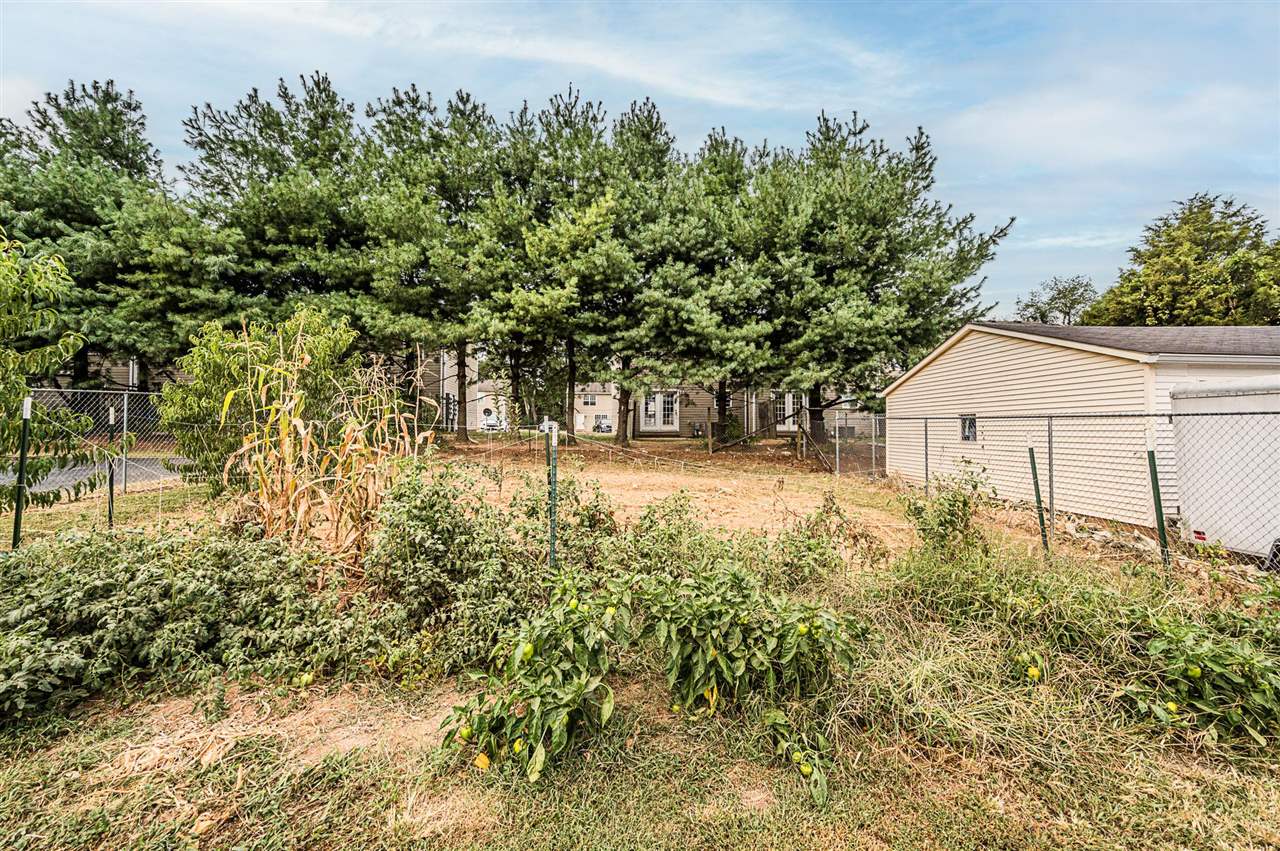 1217 N Lee Drive