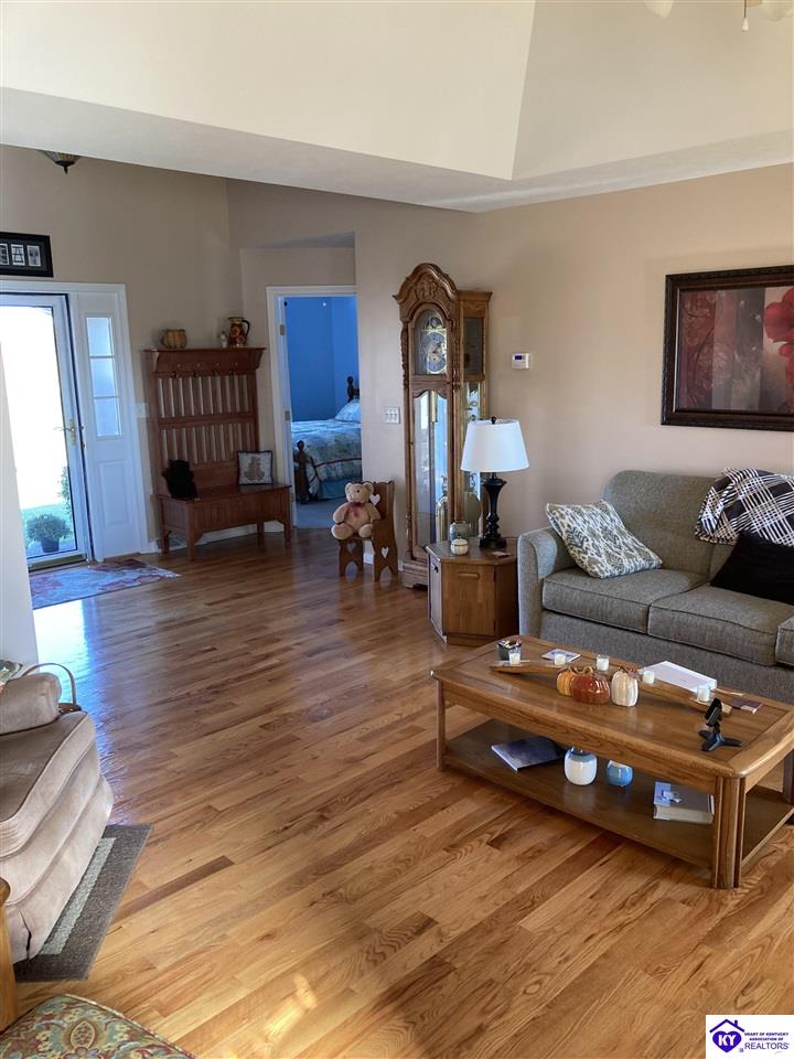 37 Andover Drive Glendale, KY 42740 #2