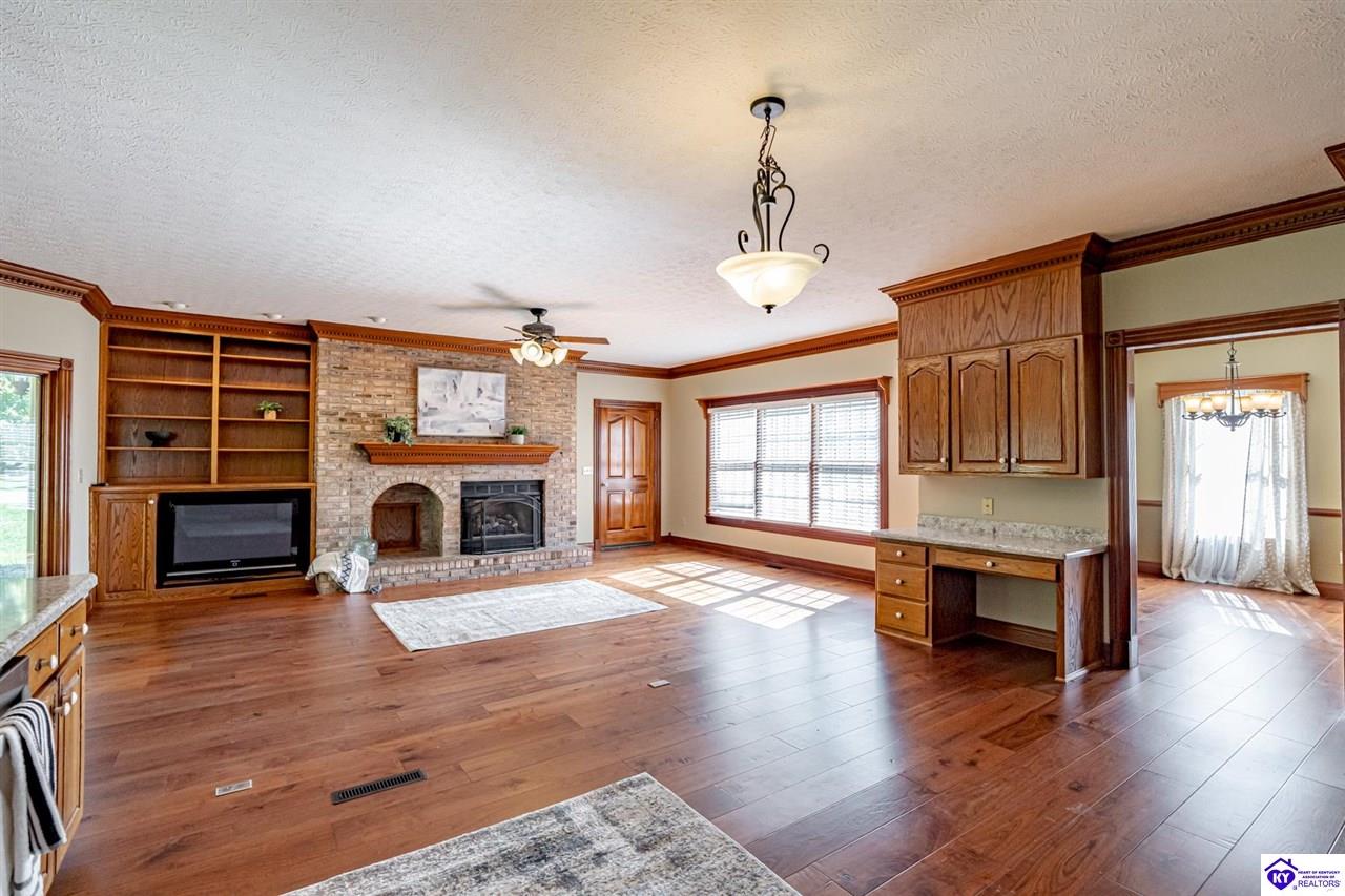 Listing Picture 606 Elm Road Elizabethtown, KY 42701 MLS HK24003857