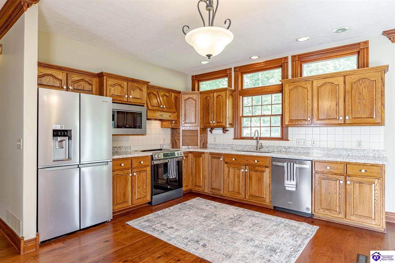 Listing Picture 606 Elm Road Elizabethtown, KY 42701 MLS HK24003857