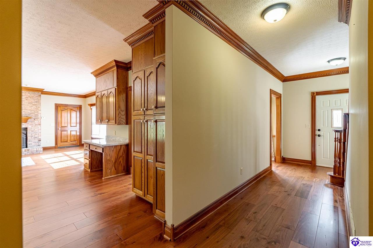 Listing Picture 606 Elm Road Elizabethtown, KY 42701 MLS HK24003857