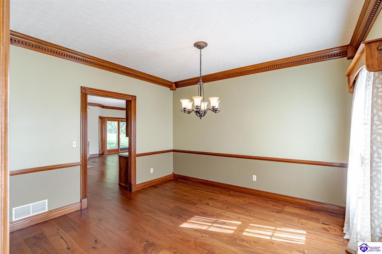 Listing Picture 606 Elm Road Elizabethtown, KY 42701 MLS HK24003857