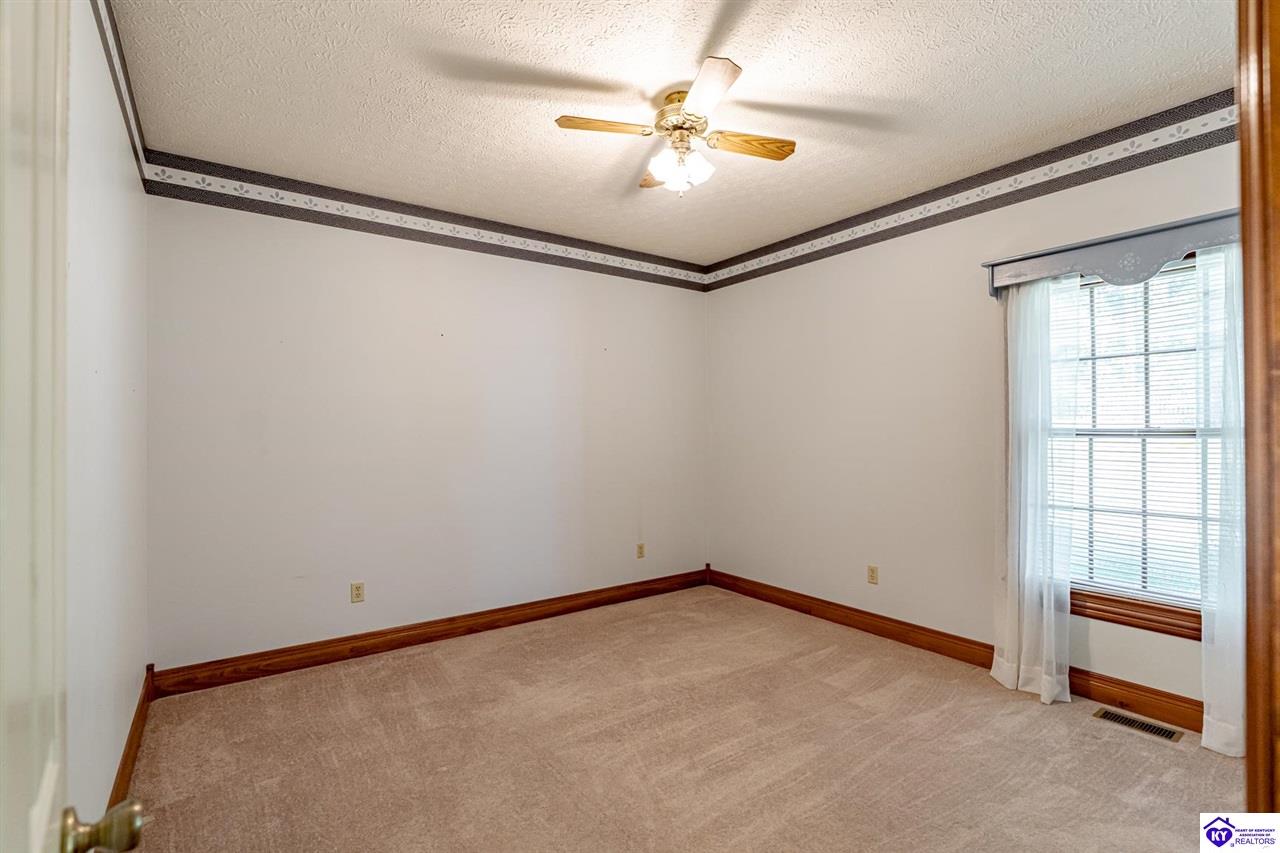 Listing Picture 606 Elm Road Elizabethtown, KY 42701 MLS HK24003857