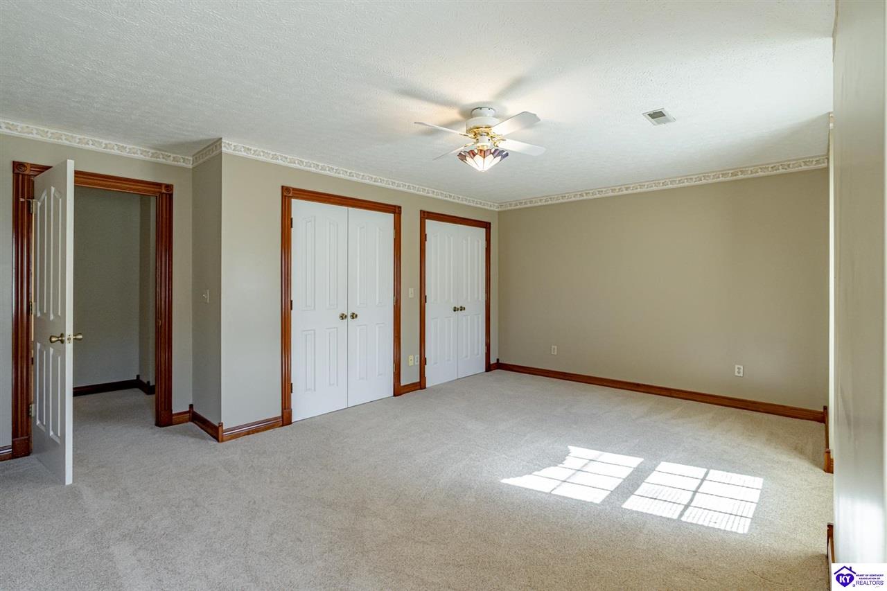 Listing Picture 606 Elm Road Elizabethtown, KY 42701 MLS HK24003857