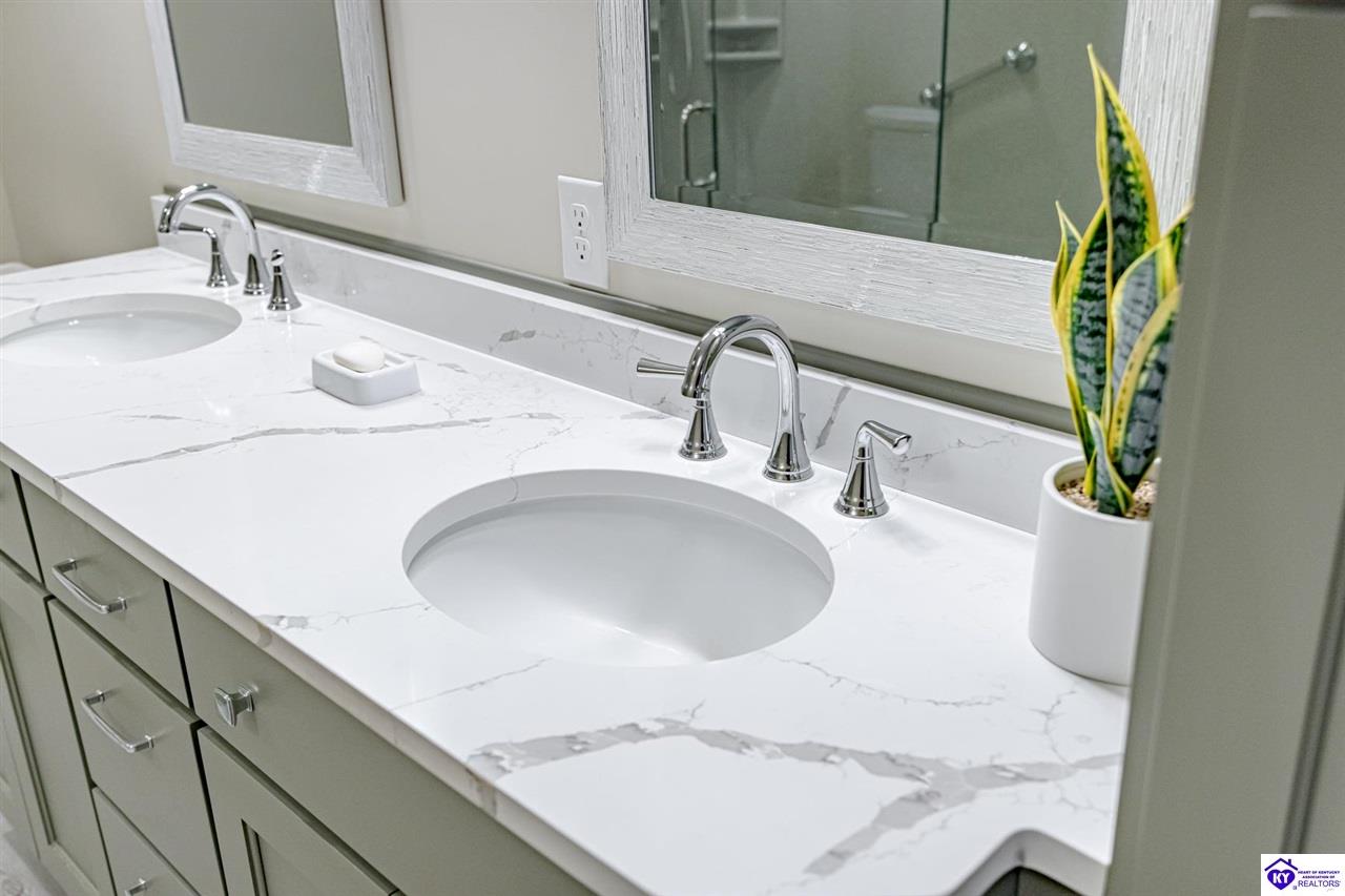 Listing Picture 606 Elm Road Elizabethtown, KY 42701 MLS HK24003857