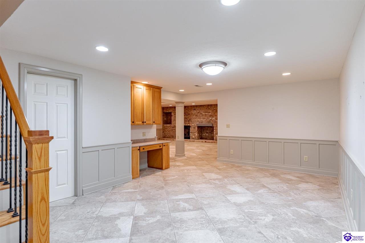 Listing Picture 606 Elm Road Elizabethtown, KY 42701 MLS HK24003857