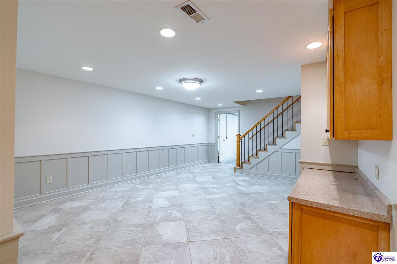 Listing Picture 606 Elm Road Elizabethtown, KY 42701 MLS HK24003857