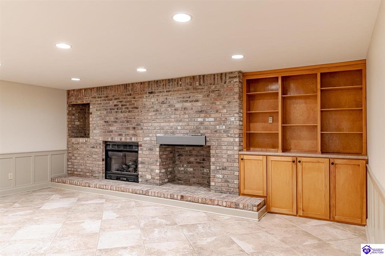 Listing Picture 606 Elm Road Elizabethtown, KY 42701 MLS HK24003857