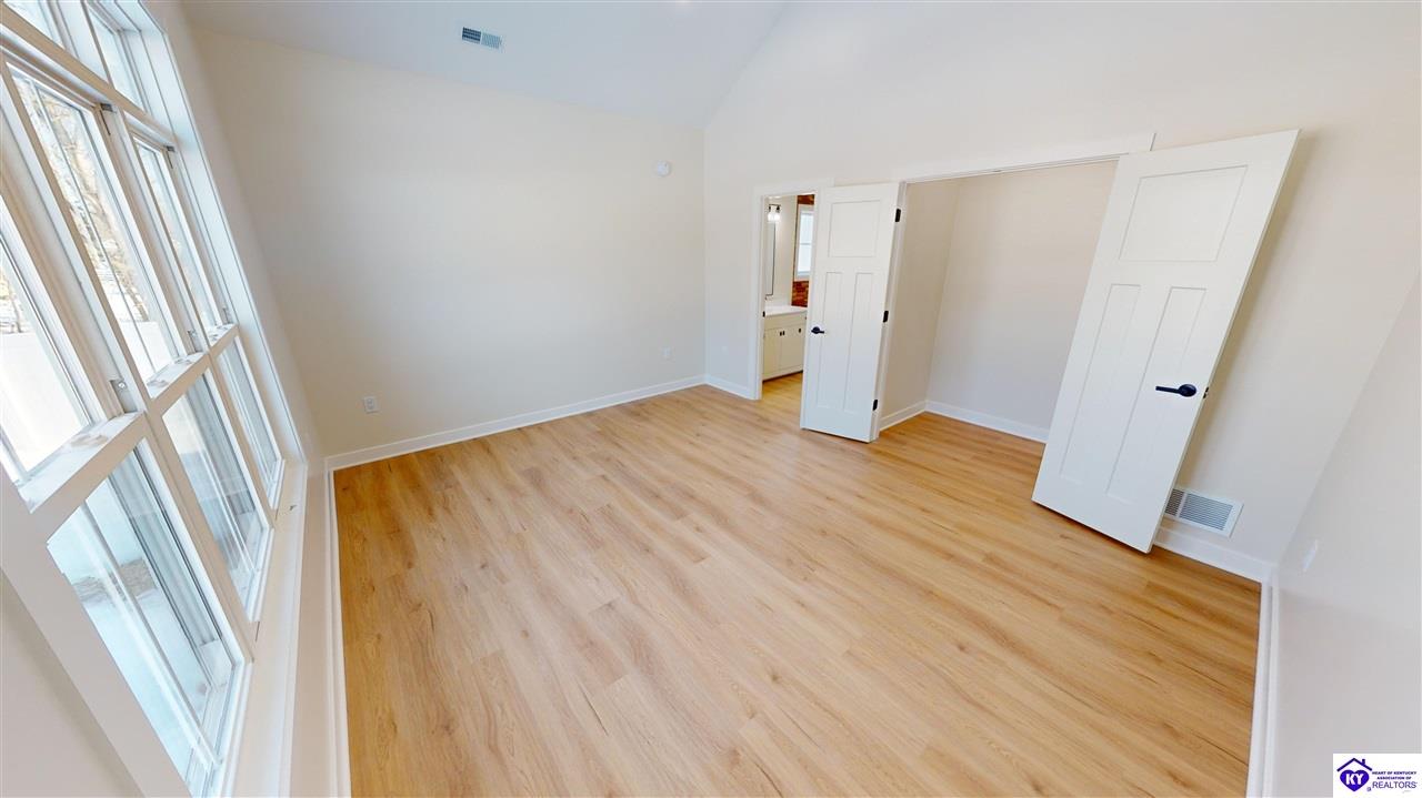 Listing Picture 105 Ashwood Avenue Elizabethtown, KY 42701 MLS HK24003891