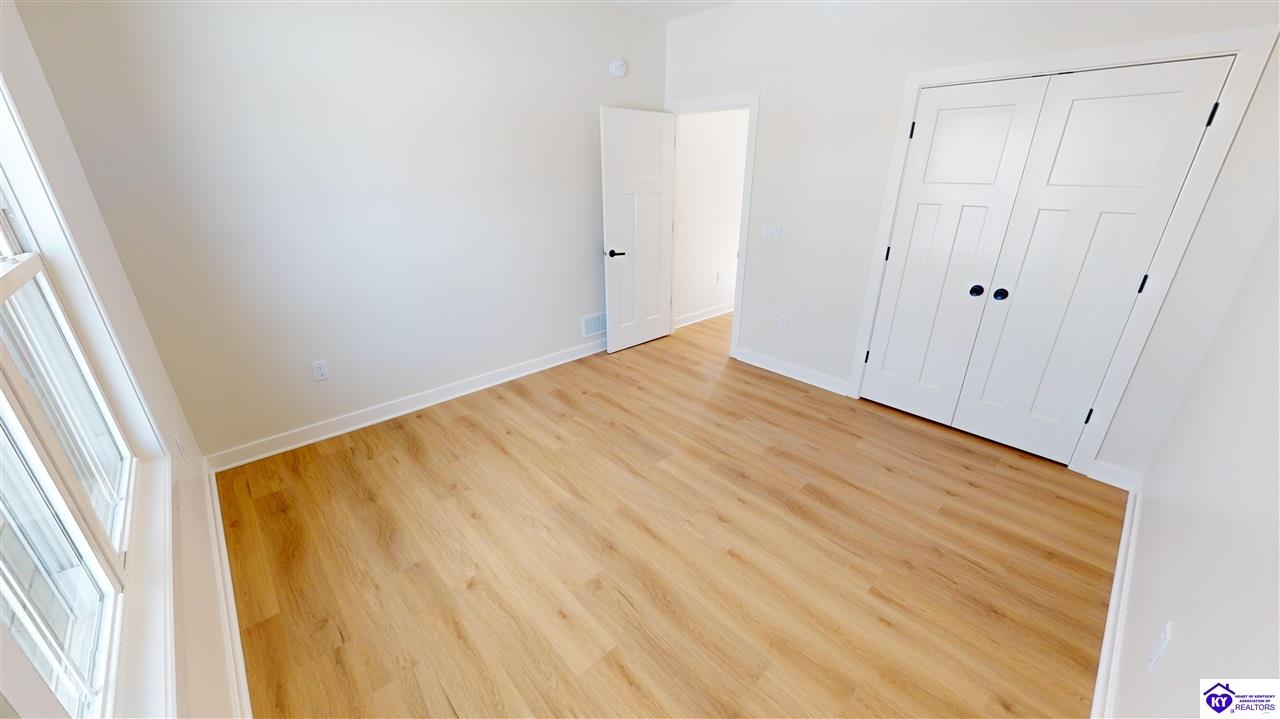 Listing Picture 105 Ashwood Avenue Elizabethtown, KY 42701 MLS HK24003891