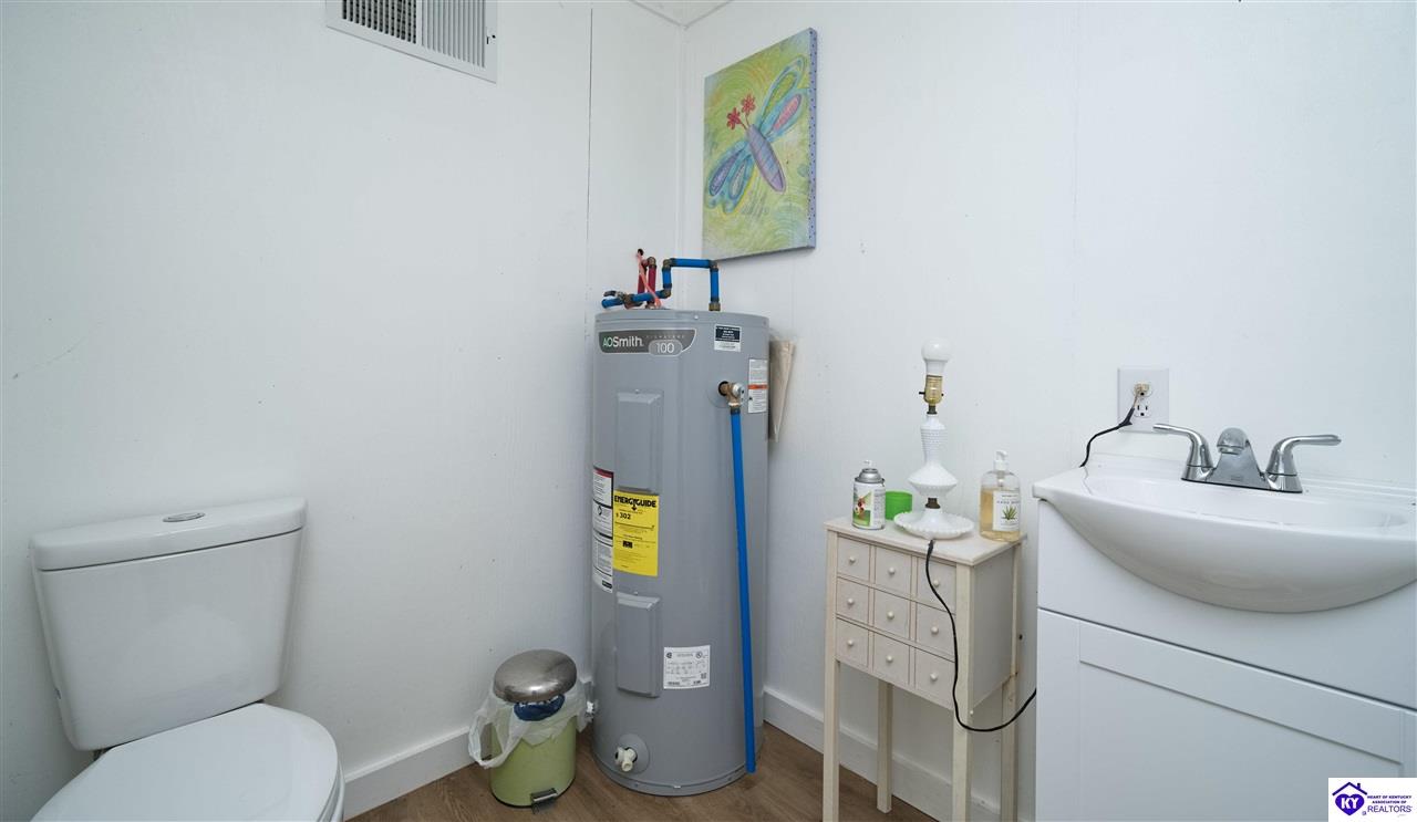 Listing Picture 2691/2695 Lincoln Farm Road Hodgenville, KY 42748 MLS HK24003894