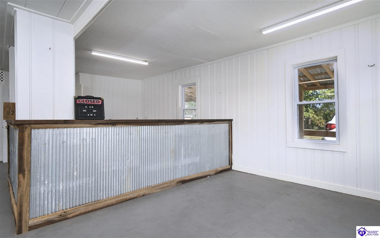 Listing Picture 2691/2695 Lincoln Farm Road Hodgenville, KY 42748 MLS HK24003894