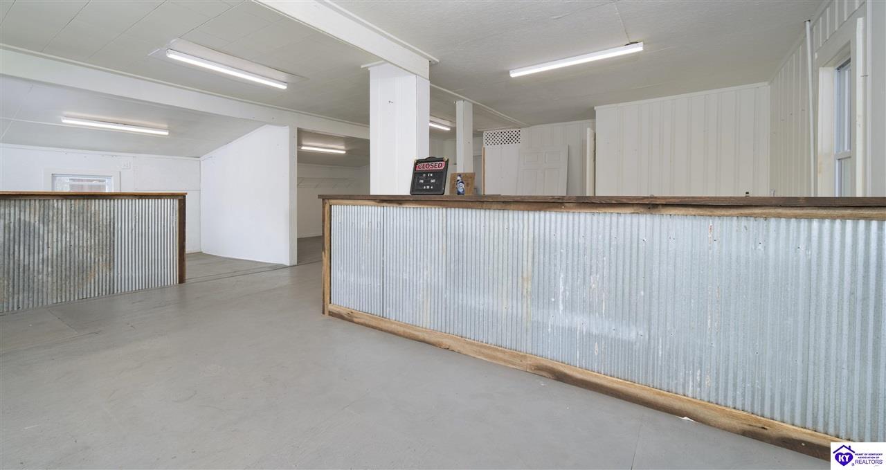 Listing Picture 2691/2695 Lincoln Farm Road Hodgenville, KY 42748 MLS HK24003894