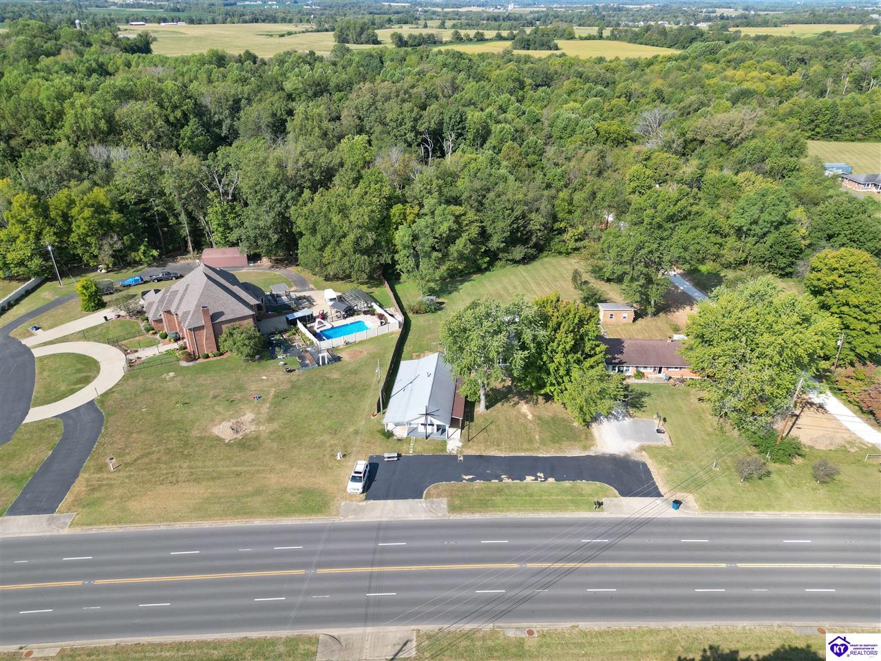 Listing Picture 2691/2695 Lincoln Farm Road Hodgenville, KY 42748 MLS HK24003894