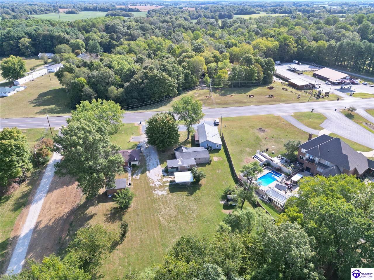 Listing Picture 2691/2695 Lincoln Farm Road Hodgenville, KY 42748 MLS HK24003894