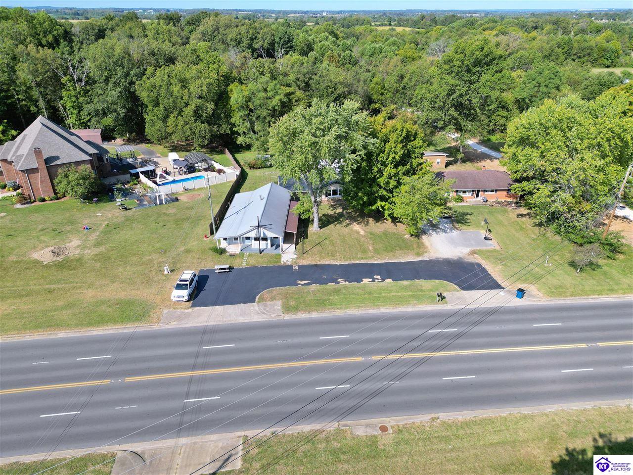 Listing Picture 2691/2695 Lincoln Farm Road Hodgenville, KY 42748 MLS HK24003894