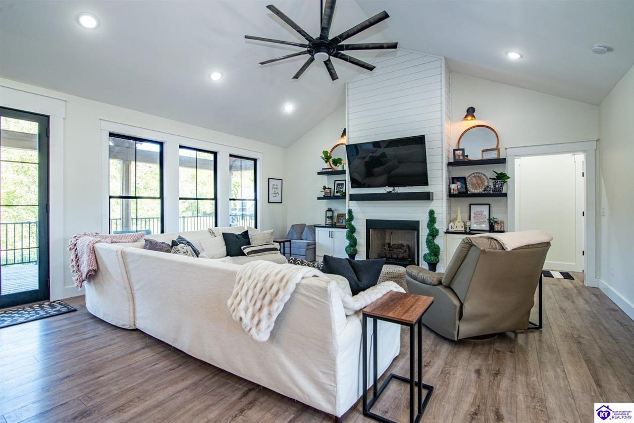 Listing Picture 208 Blossom Lane Campbellsville, KY 42718 MLS HK24003926