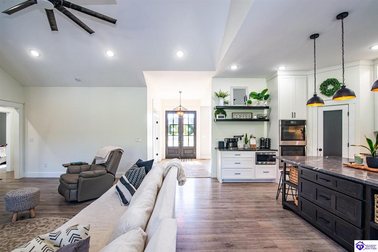 Listing Picture 208 Blossom Lane Campbellsville, KY 42718 MLS HK24003926