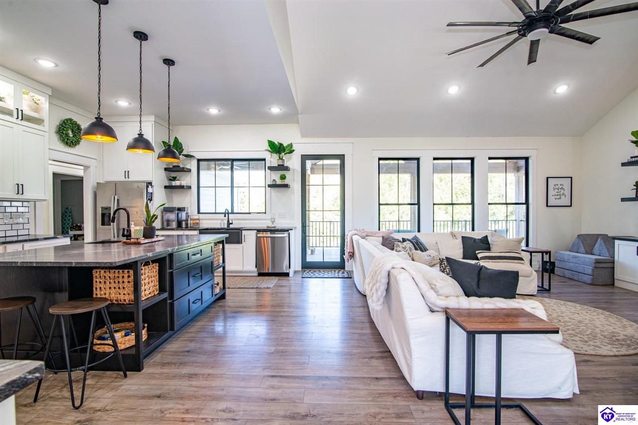 Listing Picture 208 Blossom Lane Campbellsville, KY 42718 MLS HK24003926