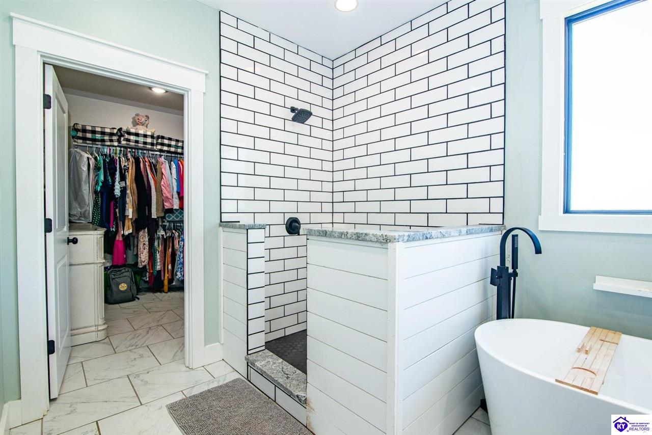 Listing Picture 208 Blossom Lane Campbellsville, KY 42718 MLS HK24003926