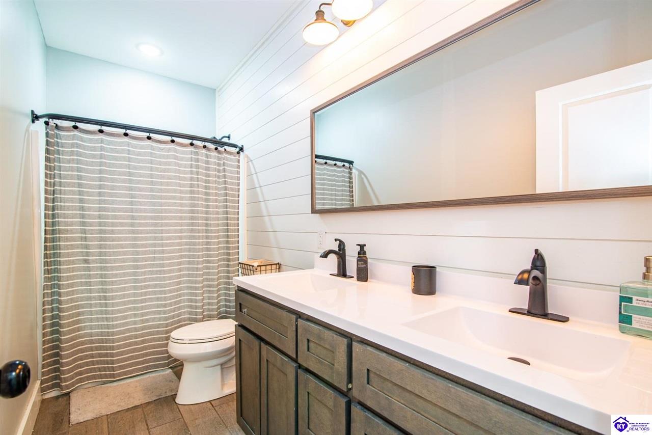 Listing Picture 208 Blossom Lane Campbellsville, KY 42718 MLS HK24003926