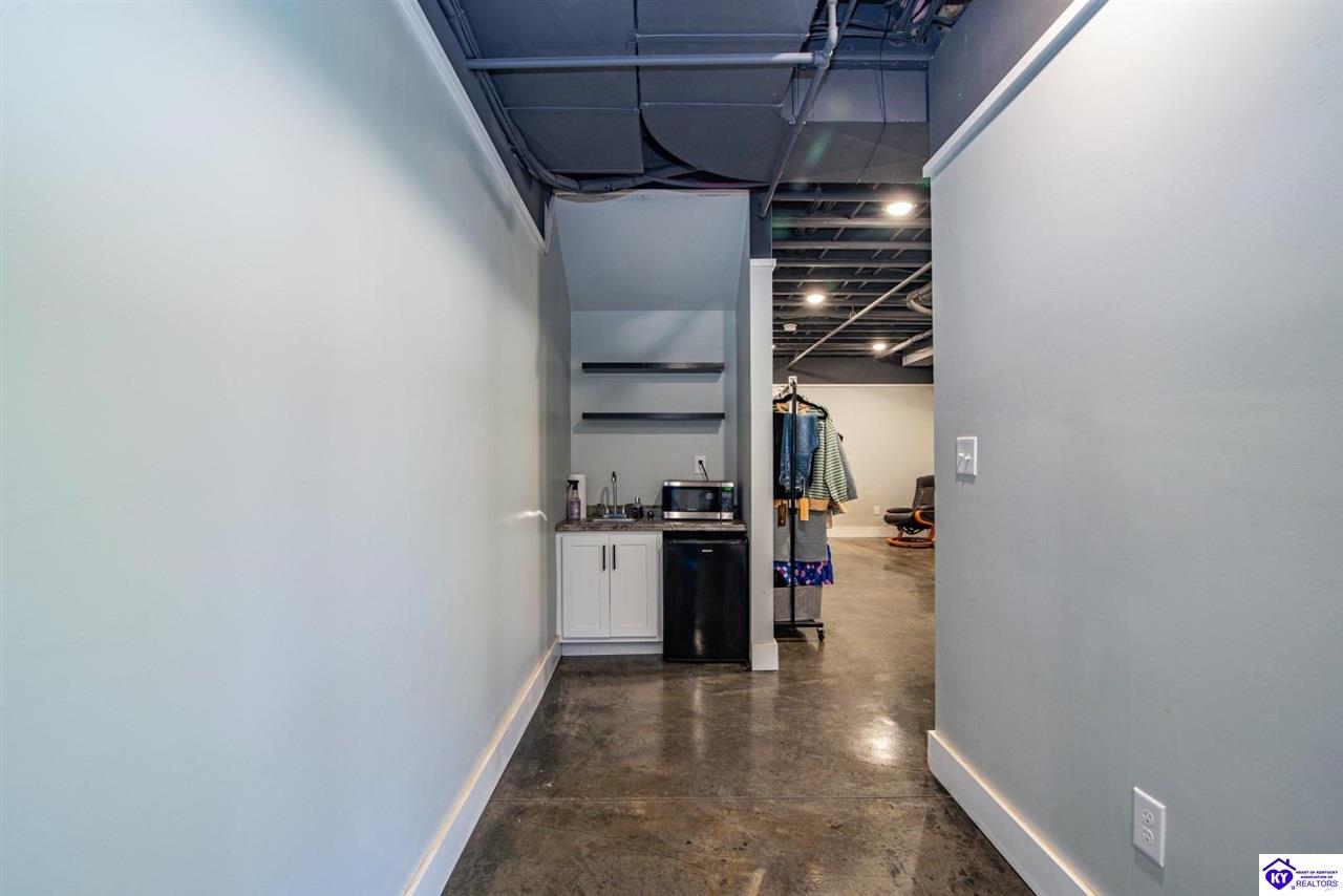 Listing Picture 208 Blossom Lane Campbellsville, KY 42718 MLS HK24003926