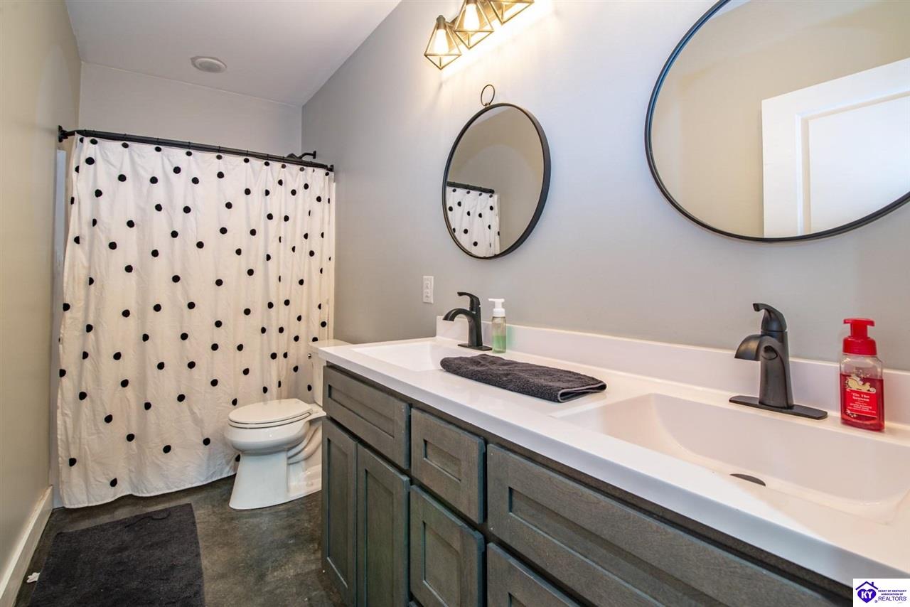 Listing Picture 208 Blossom Lane Campbellsville, KY 42718 MLS HK24003926