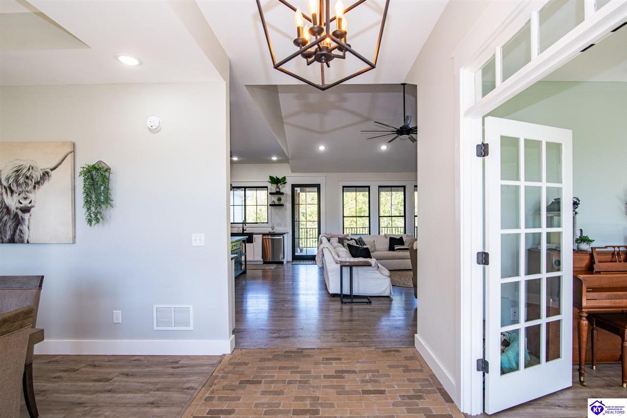 Listing Picture 208 Blossom Lane Campbellsville, KY 42718 MLS HK24003926