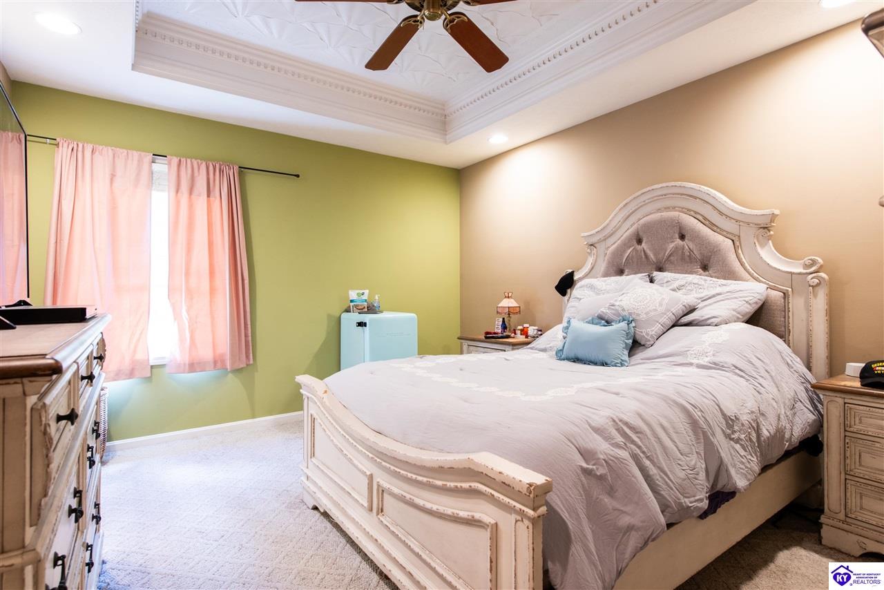 Listing Picture 10007 Evening Star Drive Louisville, KY 40272 MLS HK24003974