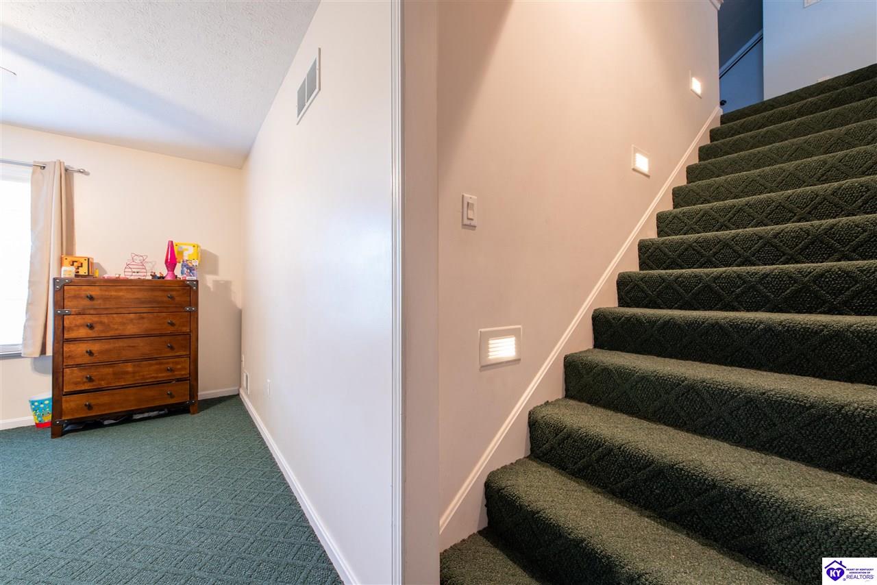 Listing Picture 10007 Evening Star Drive Louisville, KY 40272 MLS HK24003974