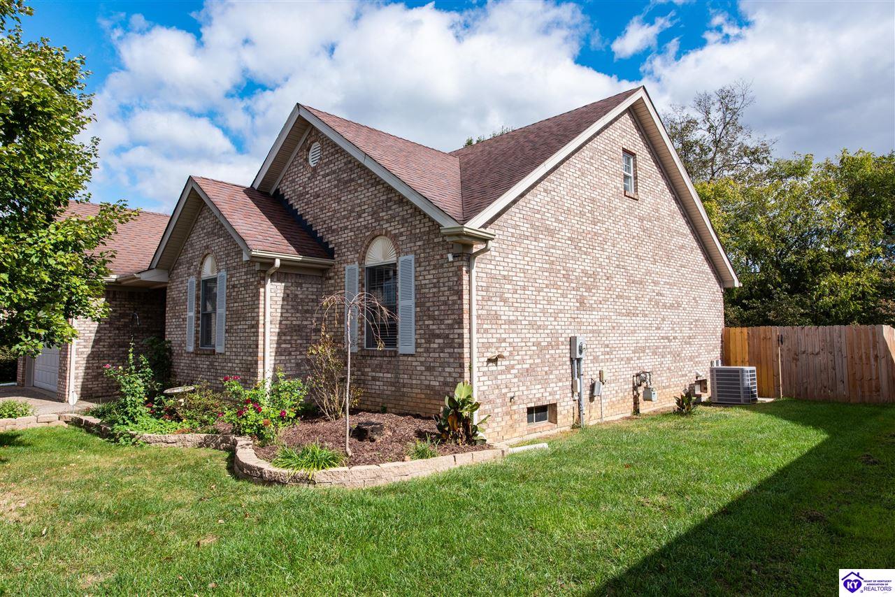 Listing Picture 10007 Evening Star Drive Louisville, KY 40272 MLS HK24003974