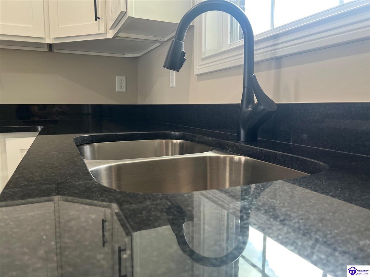 Listing Picture 137 New Orleans Ct Taylorsville, KY 40071 MLS HK24003976