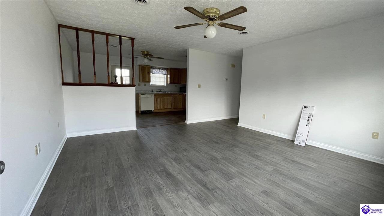 Listing Picture 116 Jonathan Drive Campbellsville, KY 42718 MLS HK24004010