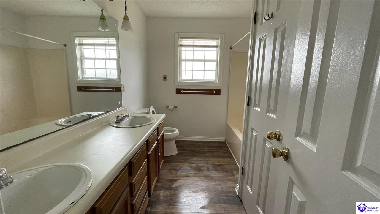 Listing Picture 116 Jonathan Drive Campbellsville, KY 42718 MLS HK24004010