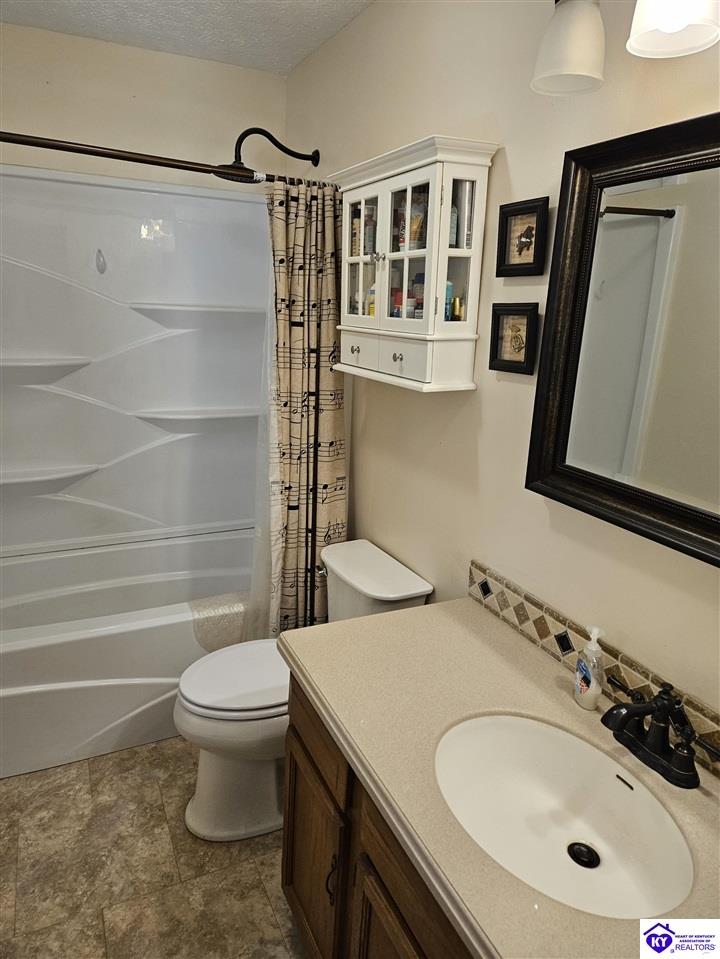 Listing Picture 1022 Scenic Drive Radcliff, KY 40160 MLS HK24004030