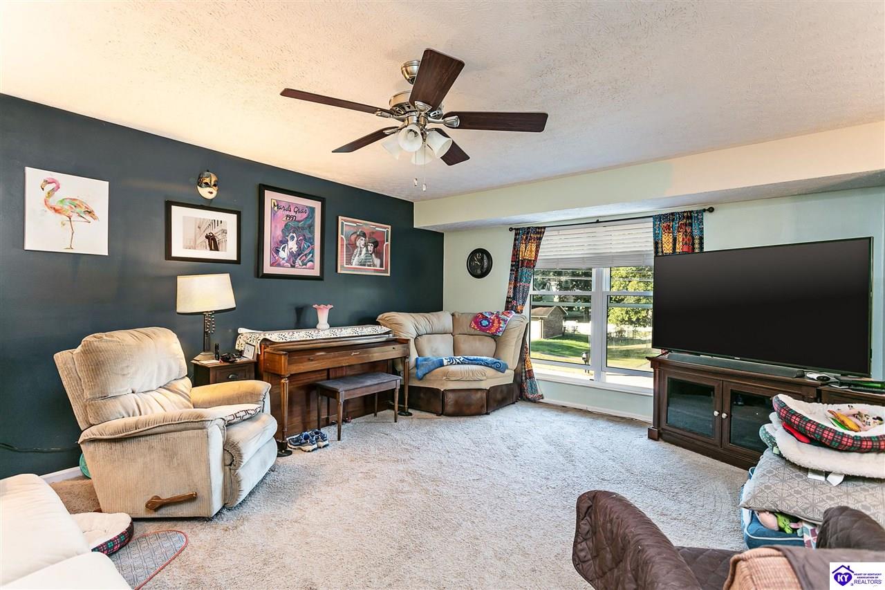 Listing Picture 1022 Scenic Drive Radcliff, KY 40160 MLS HK24004030