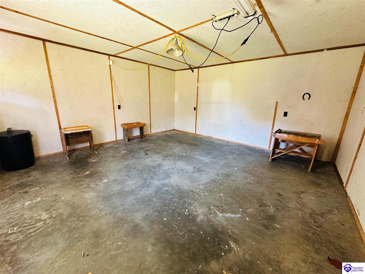 Listing Picture 106 Valley Drive Greensburg, KY 42743 MLS HK24004034