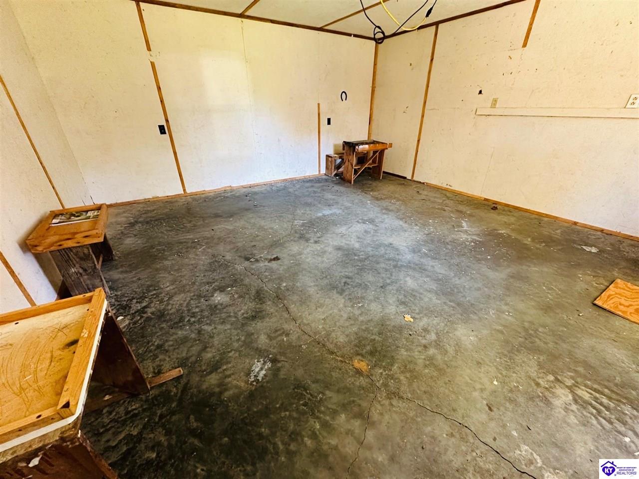 Listing Picture 106 Valley Drive Greensburg, KY 42743 MLS HK24004034