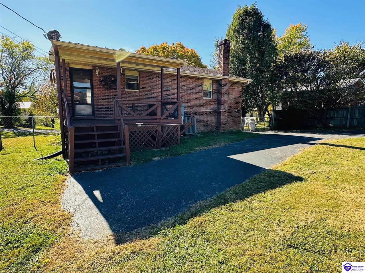 Listing Picture 106 Valley Drive Greensburg, KY 42743 MLS HK24004034