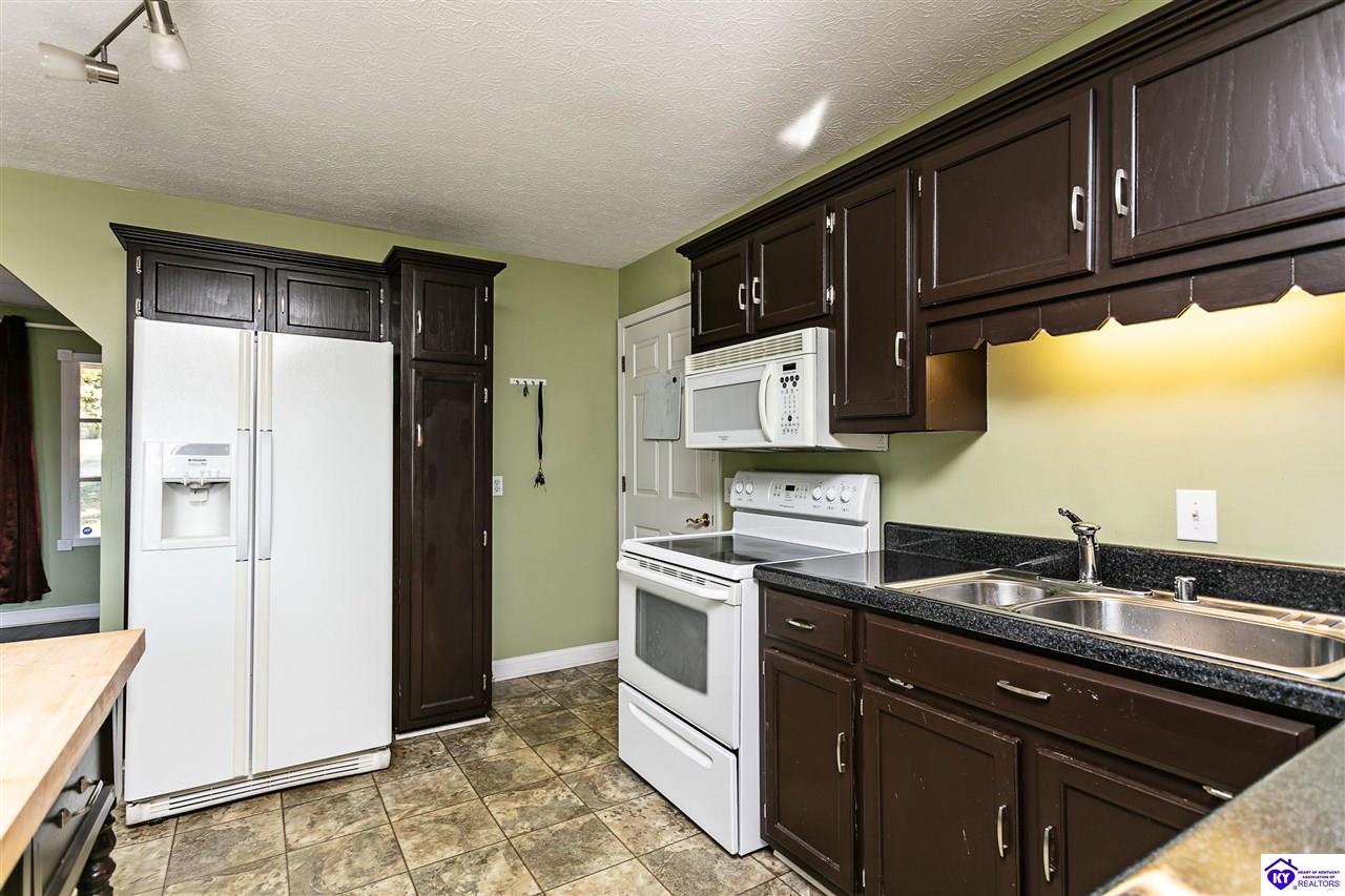 Listing Picture 135 Clubhouse Lane Glasgow, KY 42141 MLS HK24004075