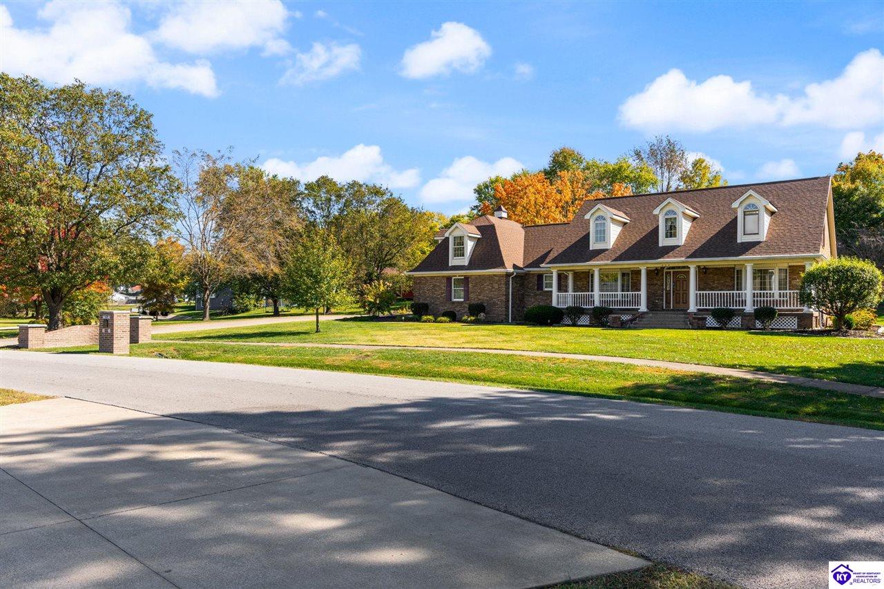 Listing Picture 404 S Maple Street Elizabethtown, KY 42701 MLS HK24004123