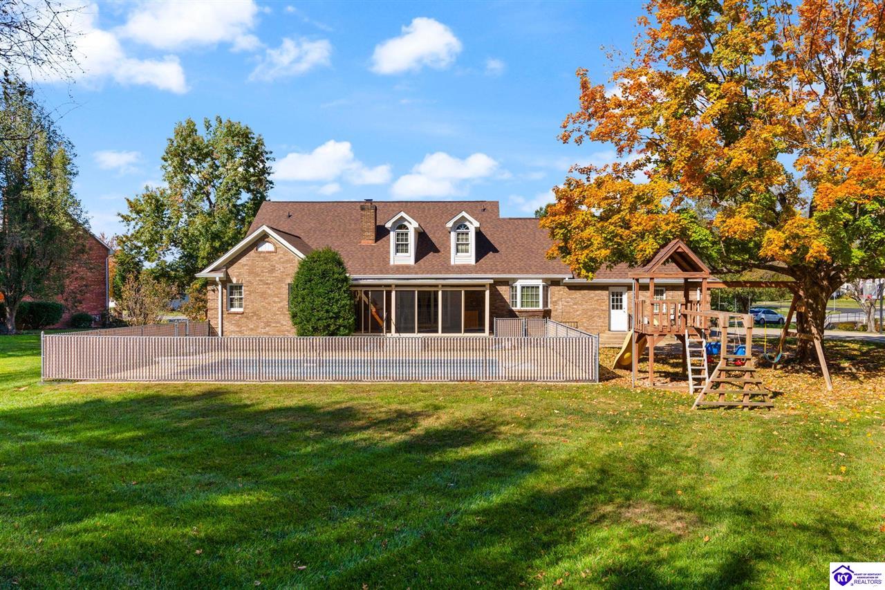 Listing Picture 404 S Maple Street Elizabethtown, KY 42701 MLS HK24004123