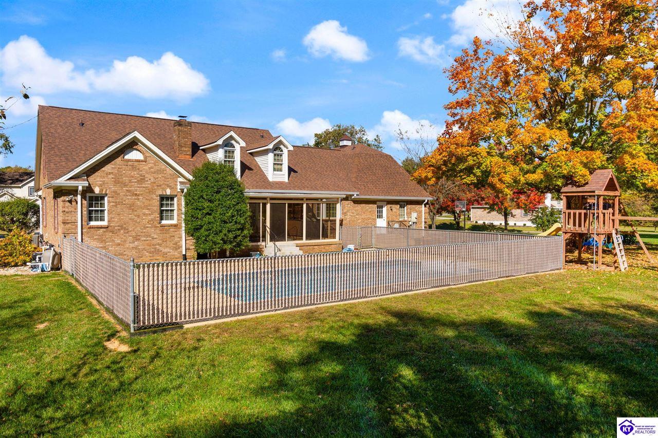 Listing Picture 404 S Maple Street Elizabethtown, KY 42701 MLS HK24004123