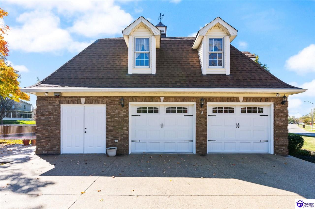 Listing Picture 404 S Maple Street Elizabethtown, KY 42701 MLS HK24004123