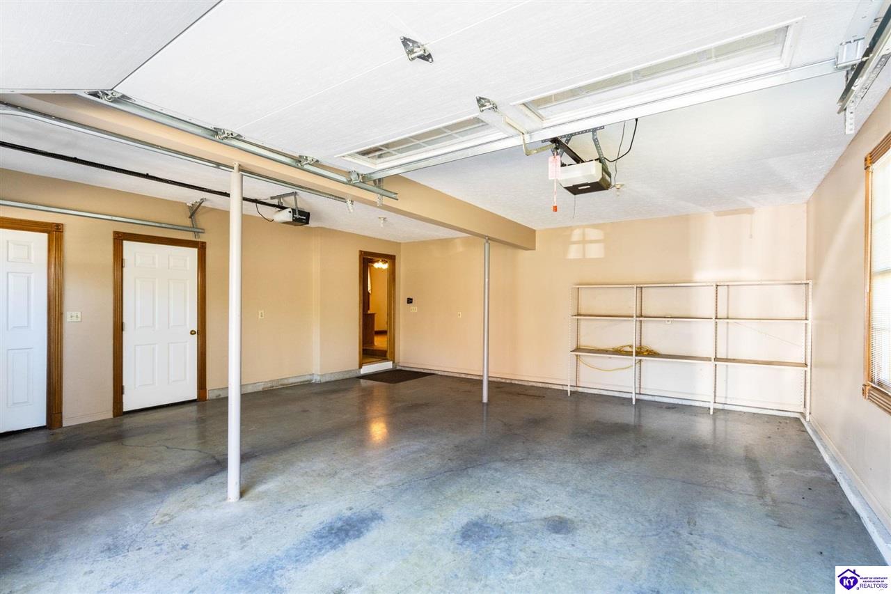 Listing Picture 404 S Maple Street Elizabethtown, KY 42701 MLS HK24004123