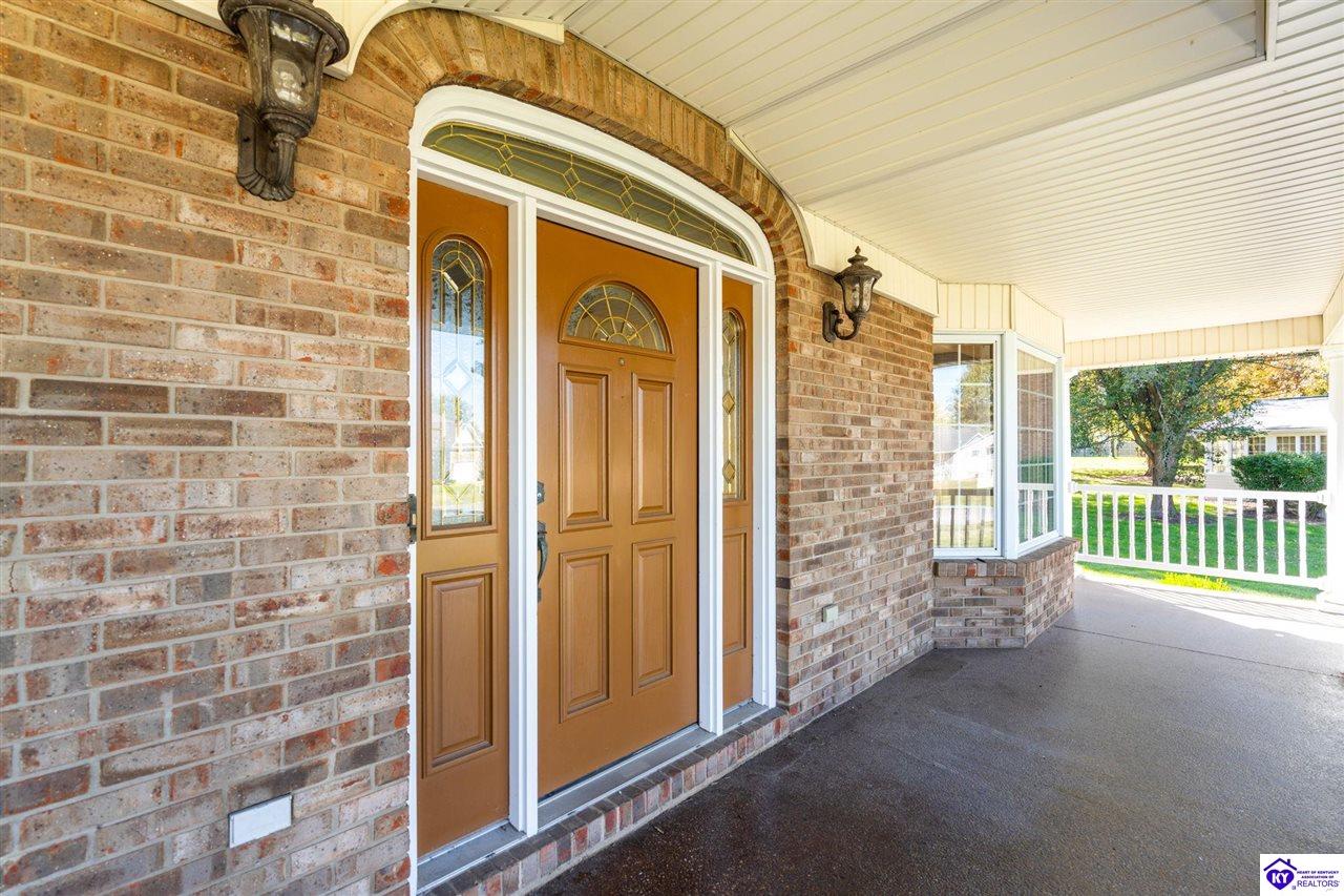 Listing Picture 404 S Maple Street Elizabethtown, KY 42701 MLS HK24004123