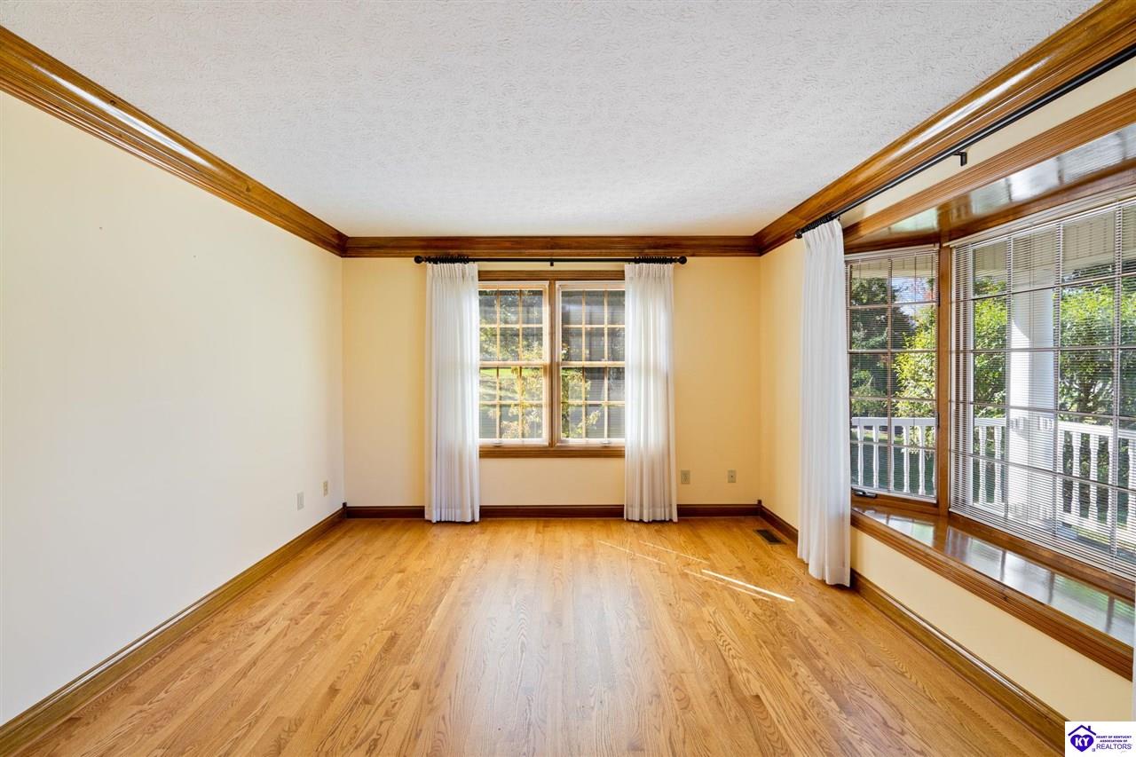 Listing Picture 404 S Maple Street Elizabethtown, KY 42701 MLS HK24004123