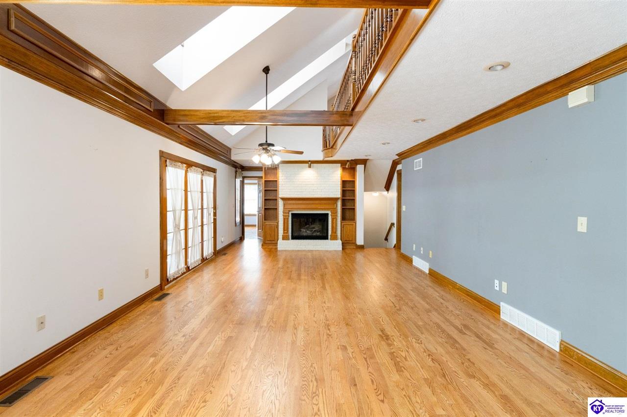 Listing Picture 404 S Maple Street Elizabethtown, KY 42701 MLS HK24004123