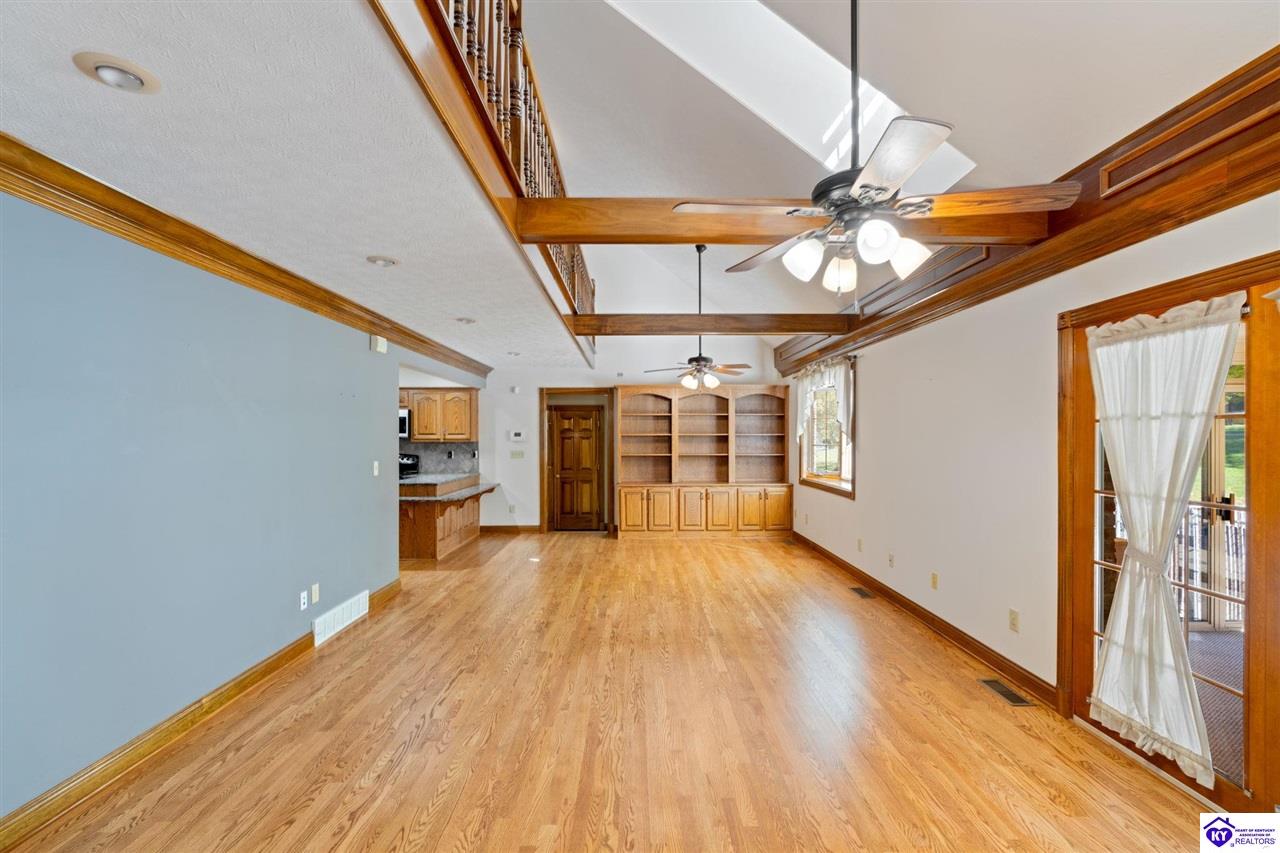 Listing Picture 404 S Maple Street Elizabethtown, KY 42701 MLS HK24004123